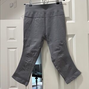 Lululemon In the Flow Crop leggings, grey size 4